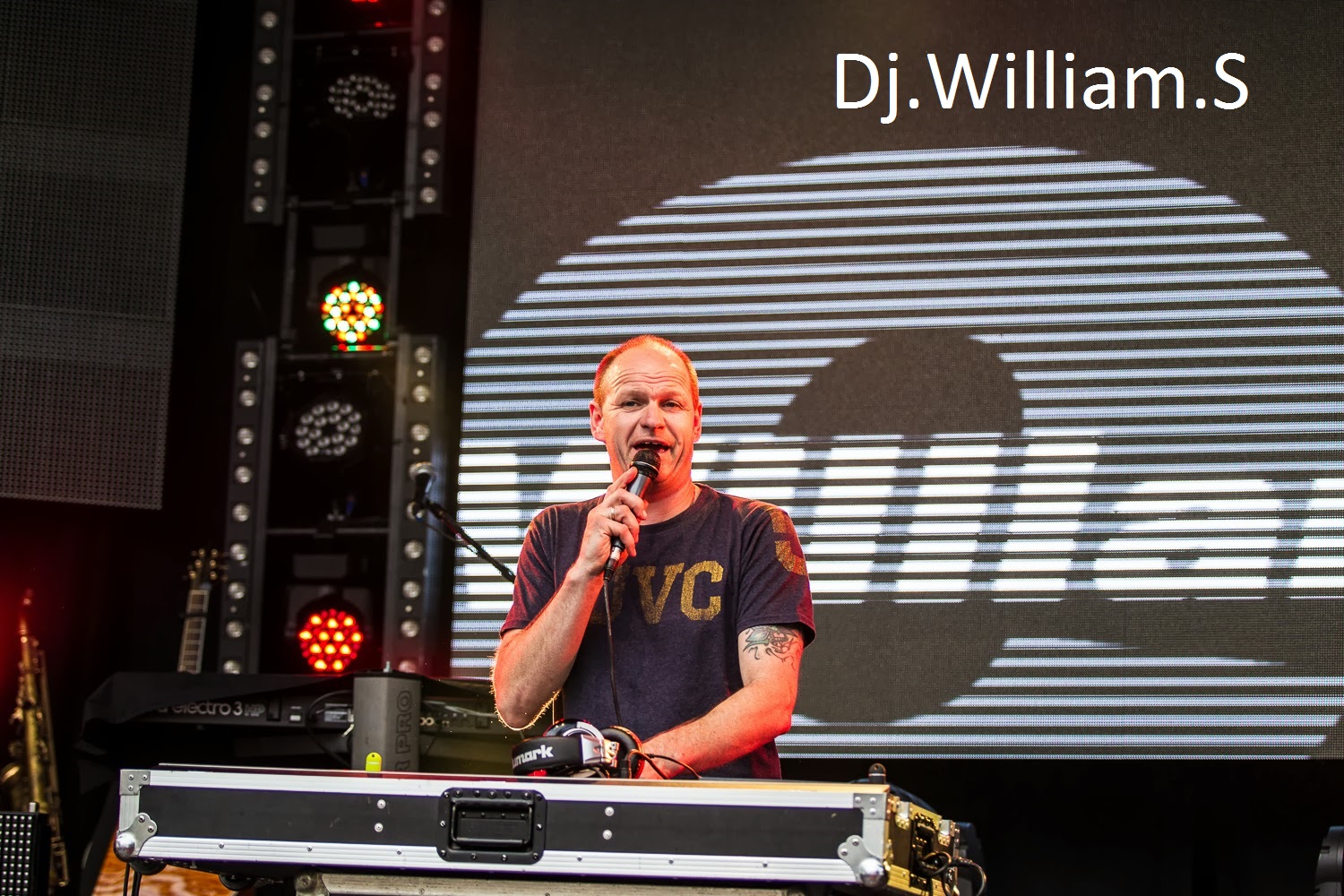 DJ William S op het podium